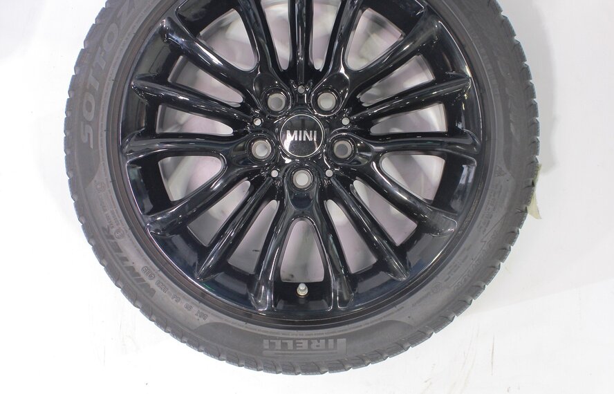 Mini Mini Clubman F54 519 17-Zoll Pirelli Runflat Winterkompletträder Original