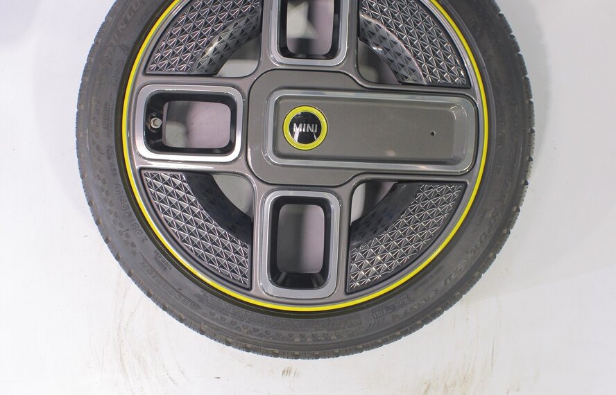 Mini Mini Cooper / S / One / Cabrio F55 F56 F57 737 17-Zoll Dunlop Runflat Winterkompletträder Original