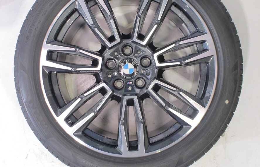 BMW BMW 5er i5 G60 G61 935M 19-Zoll Felgen Pirelli Sommerkompletträder Original