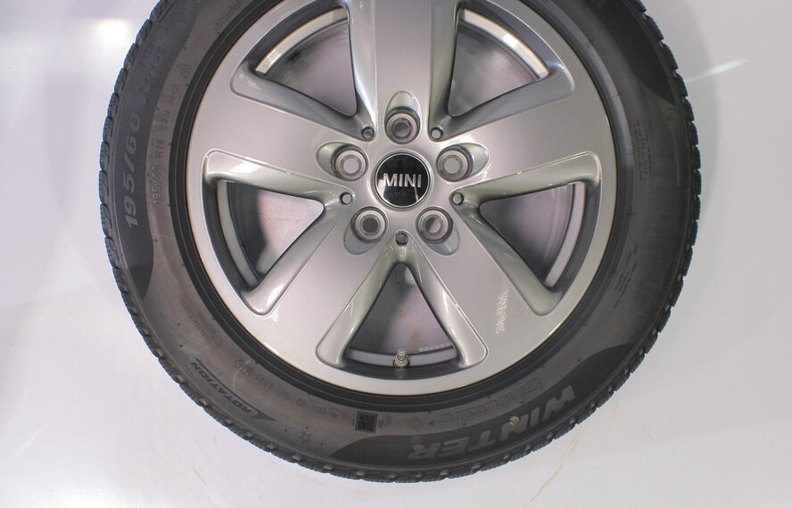 BMW BMW 1 2er F40 F44 2er Gran Coupe 517 16-Zoll Felgen Pirelli Winterkompletträder Original