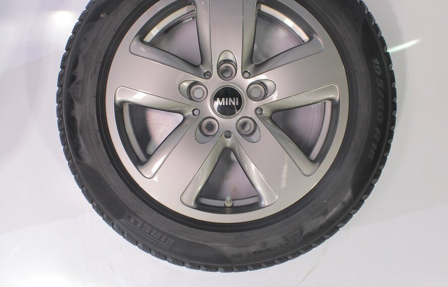 BMW BMW 1 2er F40 F44 2er Gran Coupe 517 16-Zoll Felgen Pirelli Winterkompletträder Original