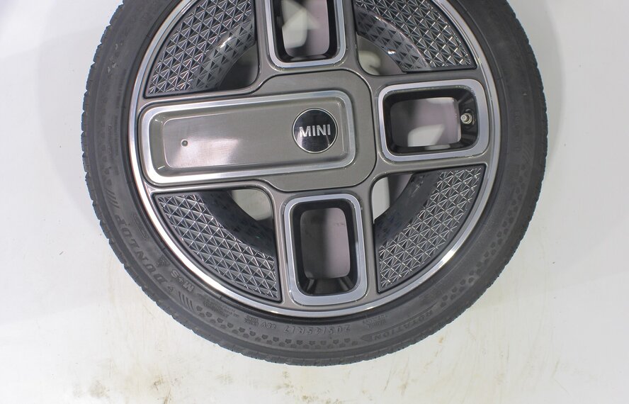 Mini Mini Cooper / S / One / Cabrio F55 F56 F57 737 17-Zoll-Felgen Dunlop Runflat Winterkompletträder Original