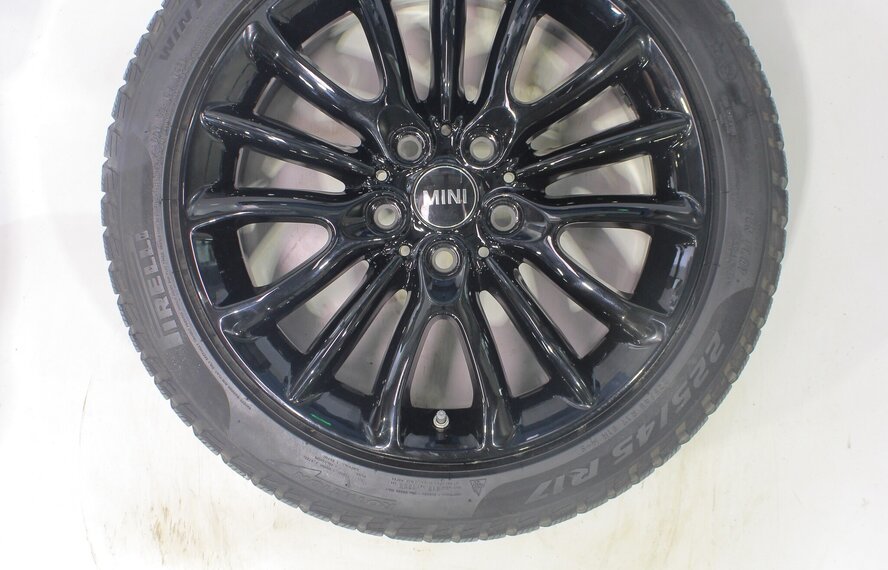 Mini Mini Clubman F54 519 17-Zoll-Felgen Pirelli Runflat Winterkompletträder Original