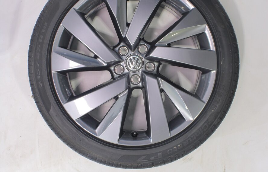 Volkswagen Volkswagen T-Cross 2GM Funchal 18-Zoll-Felgen Pirelli Sommerkompletträder Original