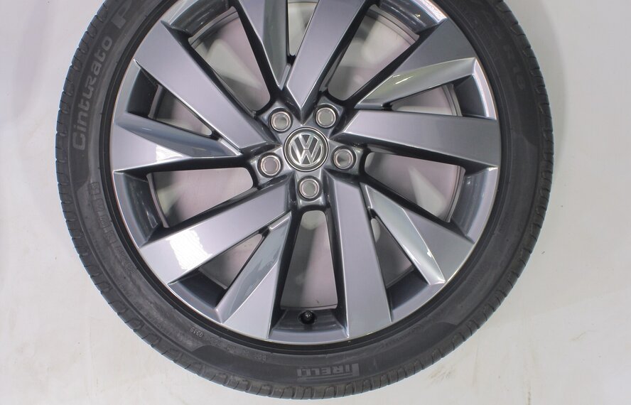Volkswagen Volkswagen T-Cross 2GM Funchal 18-Zoll-Felgen Pirelli Sommerkompletträder Original