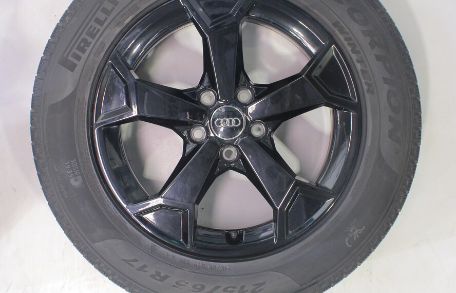 Audi Audi Q3 SQ3 F3B 17-Zoll-Felgen Pirelli Winterkompletträder Original
