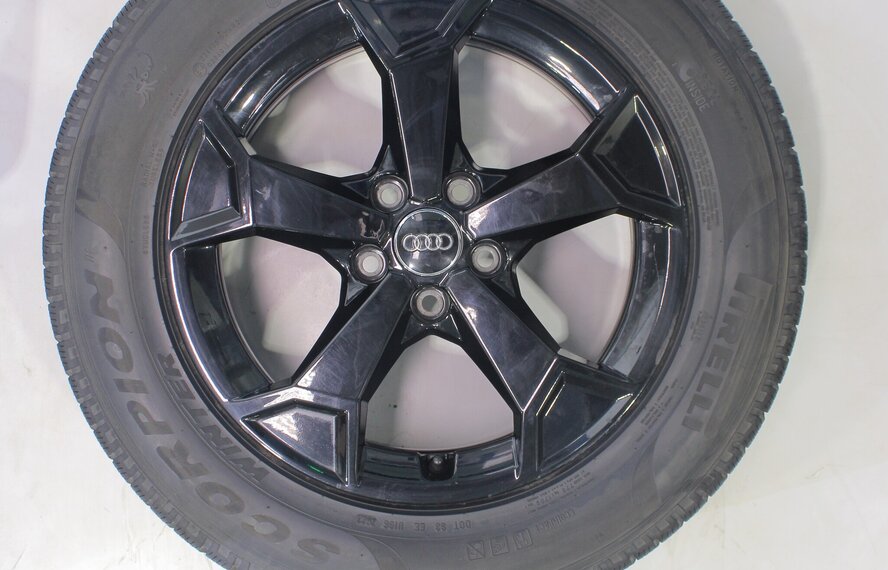 Audi Audi Q3 SQ3 F3B 17-Zoll-Felgen Pirelli Winterkompletträder Original