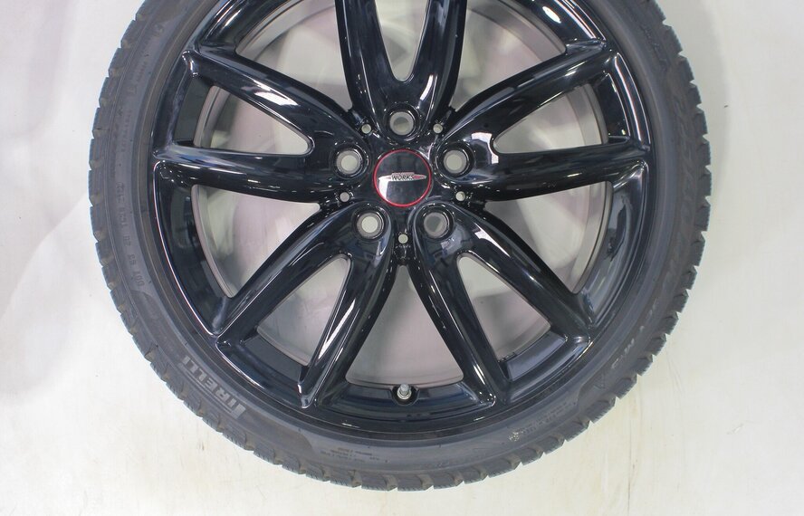 Mini Mini Clubman F54 JCW815 18-Zoll Felgen Pirelli Runflat Winterkompletträder Original