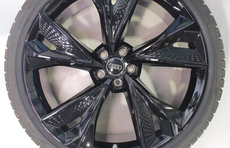 Audi Audi RS6 22-Zoll-Felgen Pirelli Winterkompletträder Original
