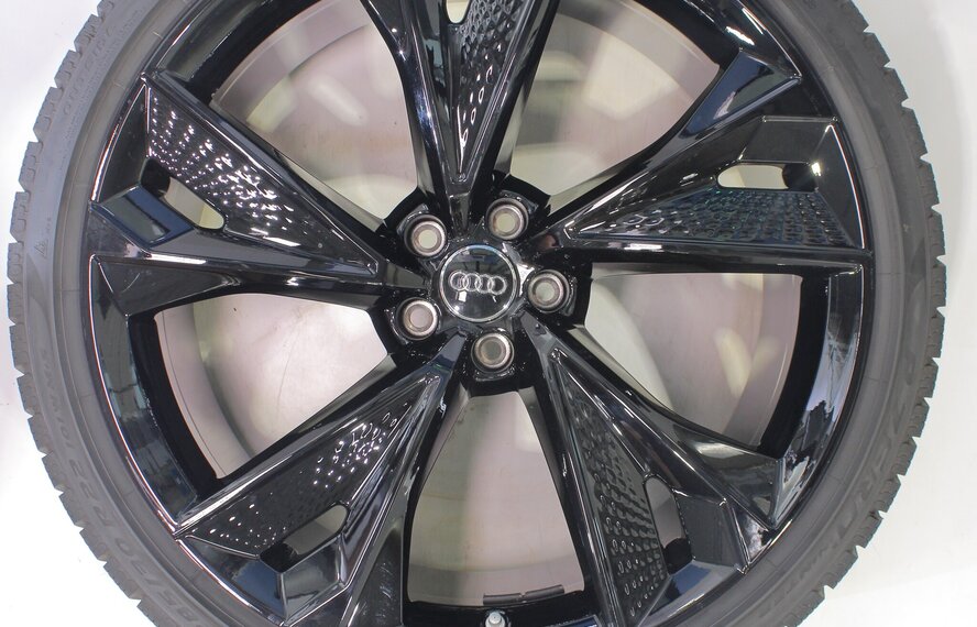 Audi Audi RS6 22-Zoll-Felgen Pirelli Winterkompletträder Original