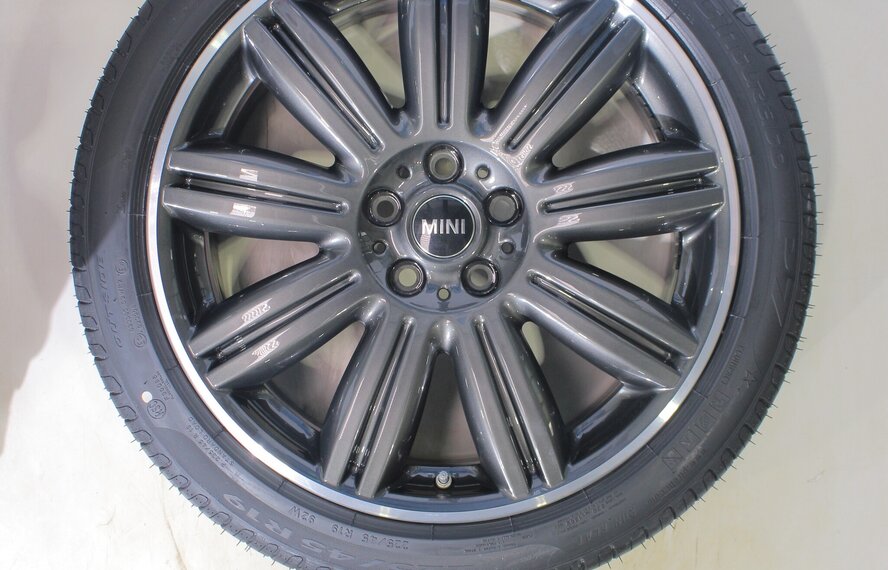 Mini Mini Countryman F60 524 19-Zoll-Felgen Pirelli Runflat Sommerkompletträder Neu Original