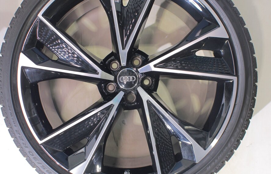 Audi Audi RS6 22-Zoll-Felgen Pirelli Winterkompletträder Original