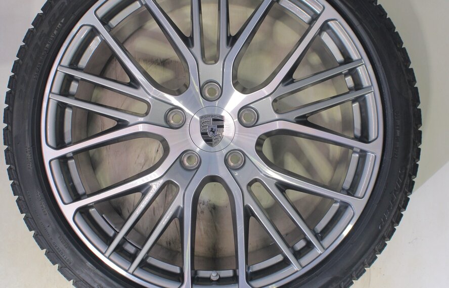 Porsche Porsche Panamera 971 21-Zoll-Felgen Pirelli Winterkompletträder Original
