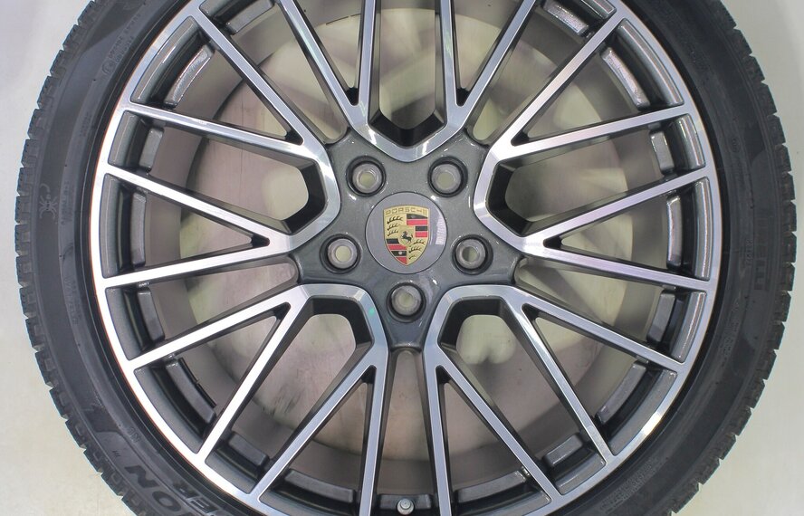 Porsche Porsche Cayenne Coupé 21 Zoll Felgen Pirelli Winterkompletträder Original