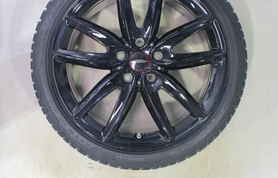 Mini Mini Clubman F54 JCW815 18-Zoll Felgen Pirelli Runflat Winterkompletträder Original