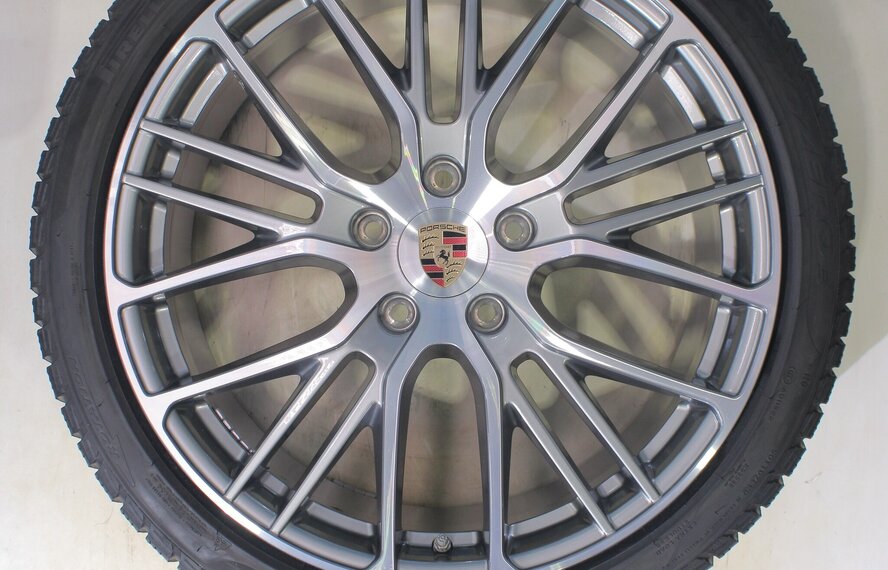 Porsche Porsche Panamera 971 21-Zoll-Felgen Pirelli Winterkompletträder Original