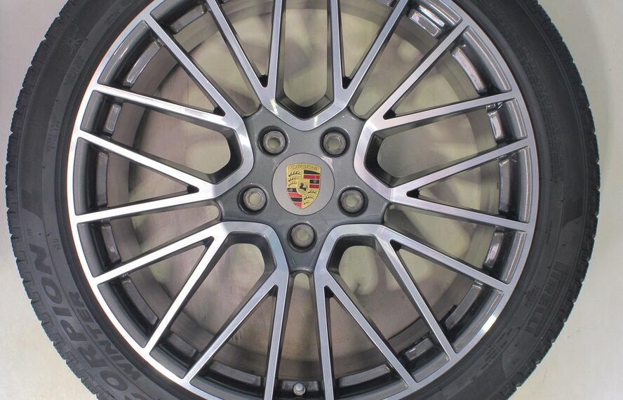 Porsche Porsche Cayenne Coupé 21 Zoll Felgen Pirelli Winterkompletträder Original