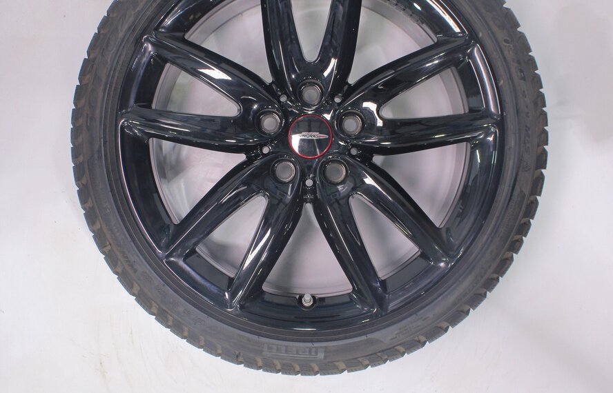 Mini Mini Clubman F54 JCW815 18-Zoll Felgen Pirelli Runflat Winterkompletträder Original