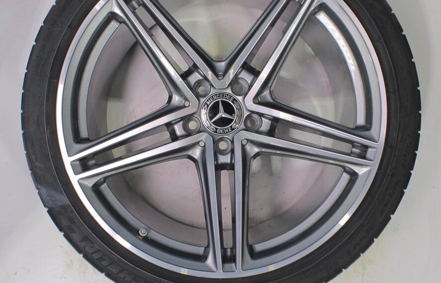 Mercedes Mercedes GT AMG C190 19 & 20-Zoll-Felgen Michelin Sommerkompletträder Original