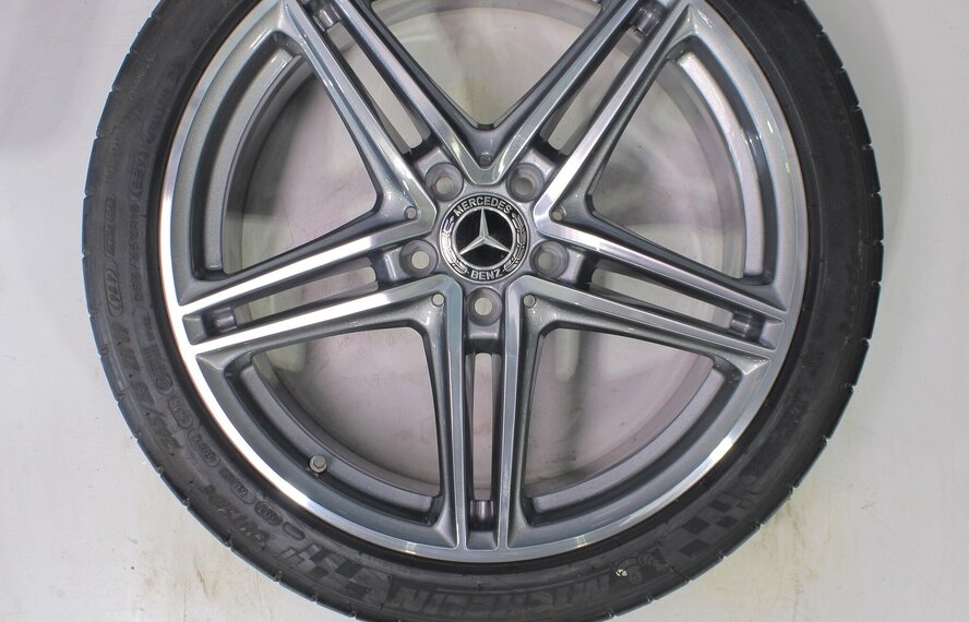 Mercedes Mercedes GT AMG C190 19 & 20-Zoll-Felgen Michelin Sommerkompletträder Original