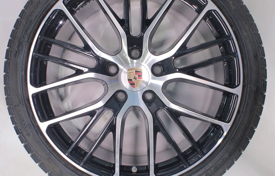 Porsche Porsche Panamera 971 21-Zoll-Felgen Pirelli Winterkompletträder Original