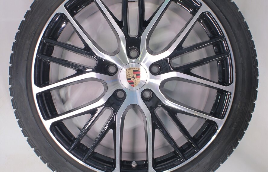 Porsche Porsche Panamera 971 21-Zoll-Felgen Pirelli Winterkompletträder Original
