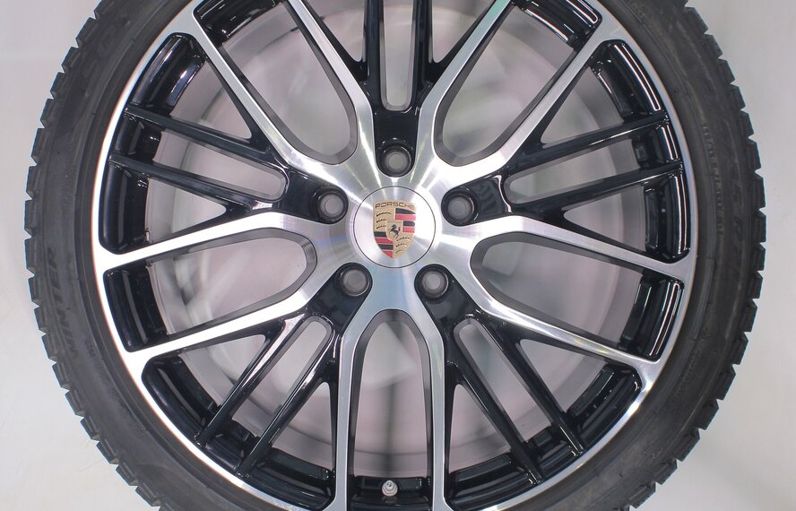 Porsche Porsche Panamera 971 21-Zoll-Felgen Pirelli Winterkompletträder Original