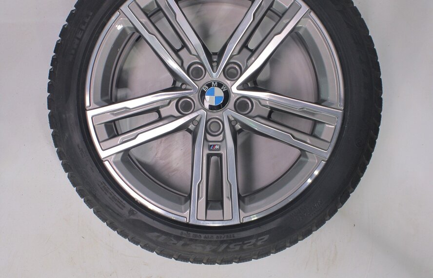 BMW BMW 1 2er F40 F44 2er Gran Coupe 550M 17-Zoll Felgen Pirelli Runflat Winterkompletträder Original
