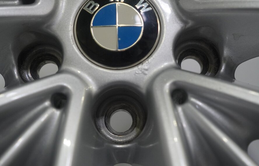 BMW BMW 5er G30 G31 8er G14 G15 G16 632 18-Zoll-Felgen Dunlop Runflat Winterkompletträder Original