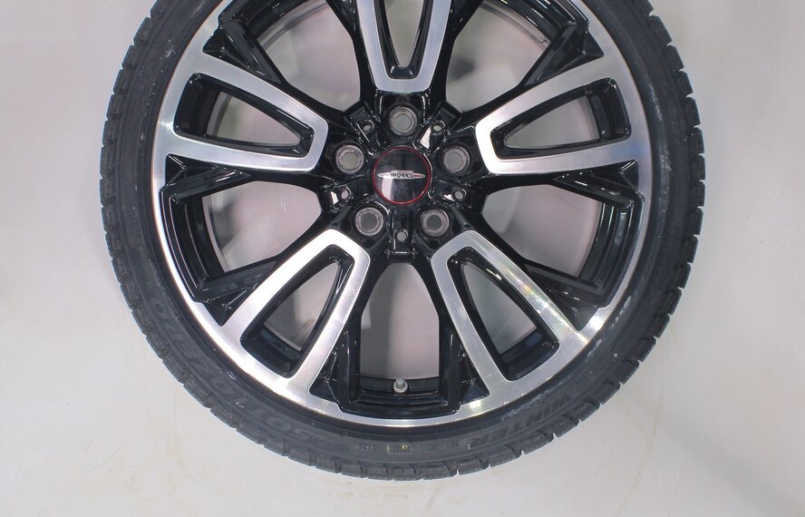 Mini Mini Cooper / S / One / Cabrio F55 F56 F57 JCW902 18-Zoll-Felgen Pirelli Winterkompletträder Neu Original