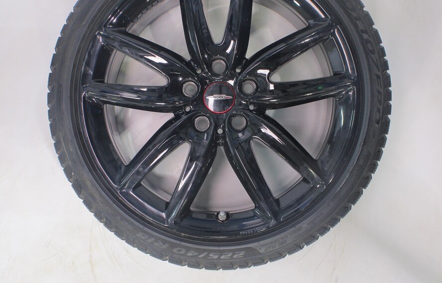 Mini Mini Clubman F54 JCW815 18-Zoll Felgen Pirelli Runflat Winterkompletträder Original