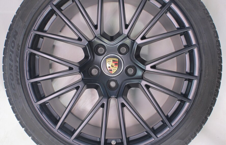 Porsche Porsche Cayenne E3 21-Zoll-Felgen Pirelli Winterkompletträder Original