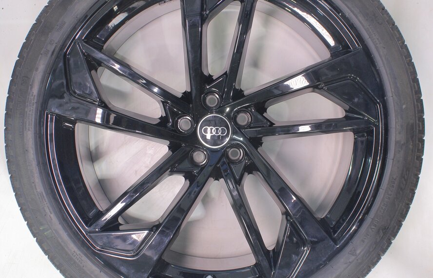 Audi Audi Q7 4M 22-Zoll-Felgen Pirelli Winterkompletträder Original