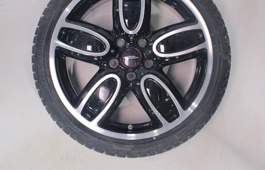 Mini Mini Cooper / S / One / Cabrio F55 F56 F57 JCW509 18-Zoll-Felgen Pirelli Winterkompletträder Neu Original