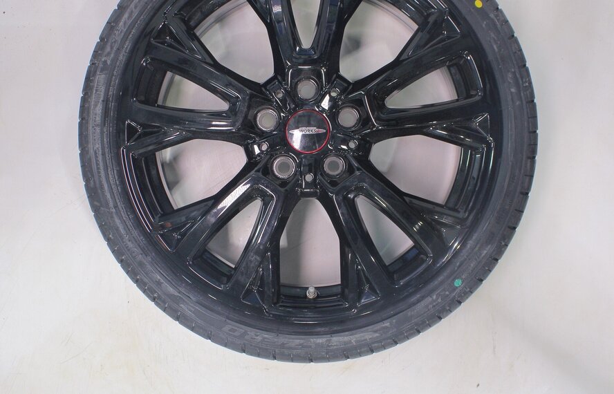 Mini Mini Cooper / S / One / Cabrio F55 F56 F57 JCW902 18-Zoll Felgen Pirelli Runflat Sommerkompletträder Neu Original