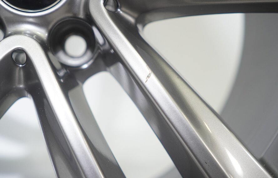 BMW BMW 5er i5 G60 G61 630 19-Zoll-Felgen Pirelli Winterkompletträder Neu Original