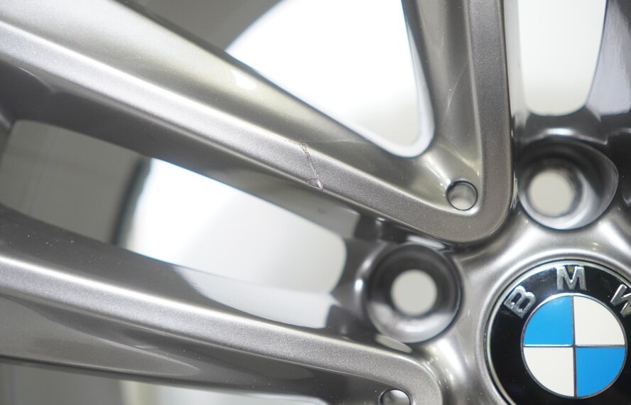 BMW BMW 5er i5 G60 G61 630 19-Zoll-Felgen Pirelli Winterkompletträder Neu Original