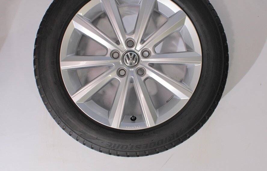 Volkswagen VW Polo 2G 16-Zoll-Felgen Bridgestone Winterkompletträder Original