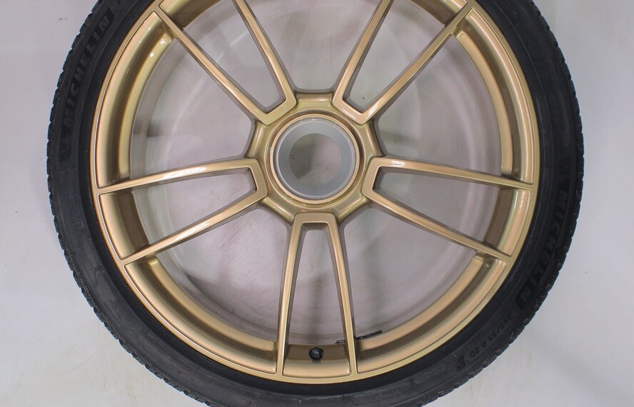 Porsche Porsche 911 992 GTS Turbo S GT3 20 & 21 Zoll Felgen Michelin Winterkompletträder Original