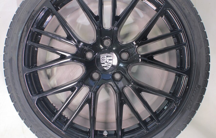 Porsche Porsche Panamera 971 21 Zoll Felgen Pirelli Winterreifen Original