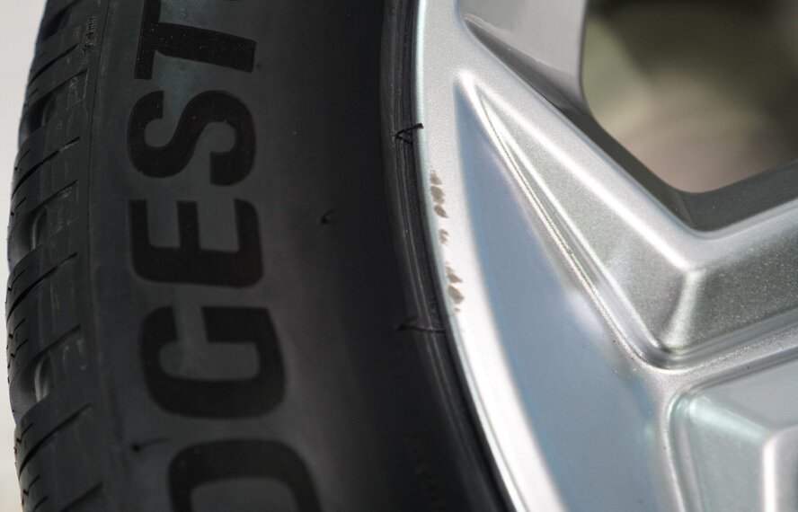 BMW BMW X1 iX1 U11 BEV X2 iX2 U10 865 18 Zoll Felgen Bridgestone Winterkompletträder Neu Original