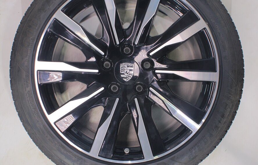 Porsche Porsche Taycan 4S S Turbo 20 Zoll Felgen Goodyear Winterkompletträder Original