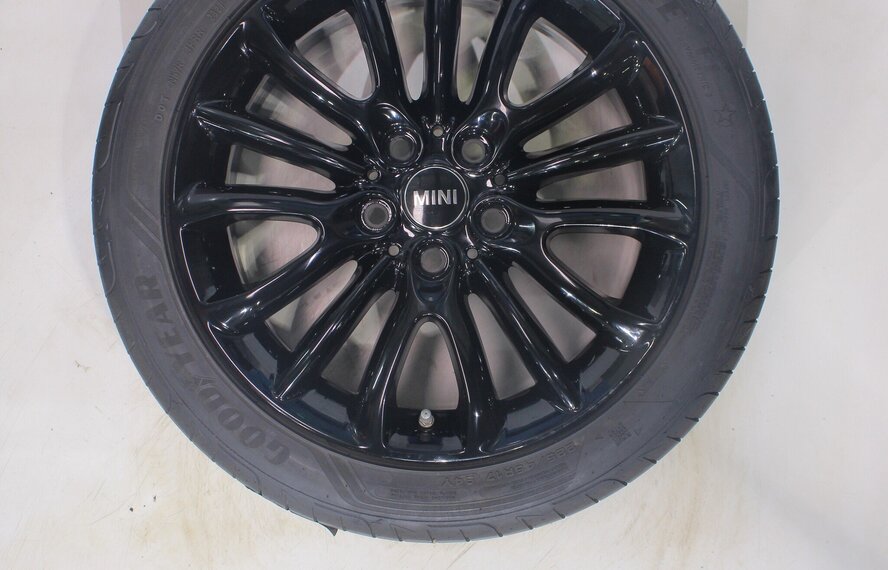 Mini Mini Clubman F54 519 17 Zoll Felgen Goodyear Sommerkompletträder Original