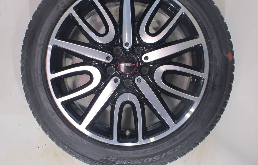 Mini Mini Countryman F60 JCW529 18 Zoll Felgen Pirelli Runflat Winterkompletträder Original