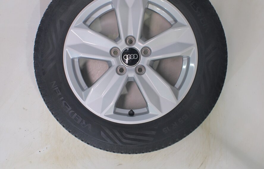 Audi Audi A1 S1 82A 8X 15 Zoll Felgen Vredestein All-Season (4 Jahreszeiten) Original