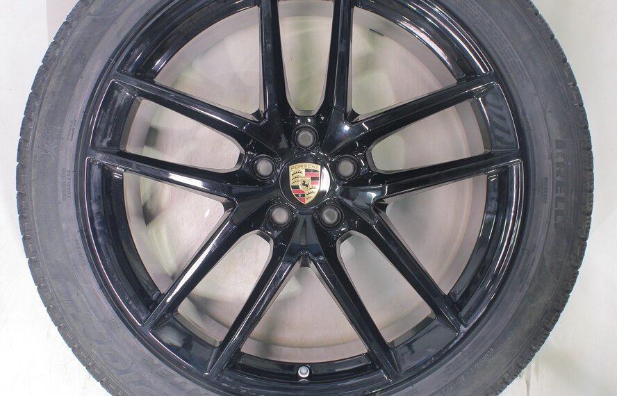 Porsche Porsche Macan II + III 95B 20 Zoll Felgen Pirelli Winterkompletträder Neu Original