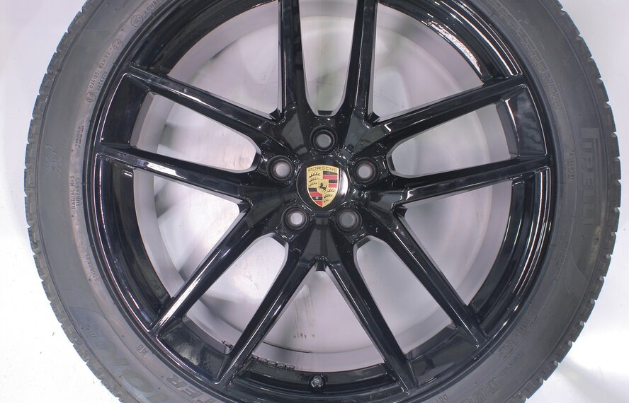 Porsche Porsche Macan II + III 95B 20 Zoll Felgen Pirelli Winterkompletträder Neu Original