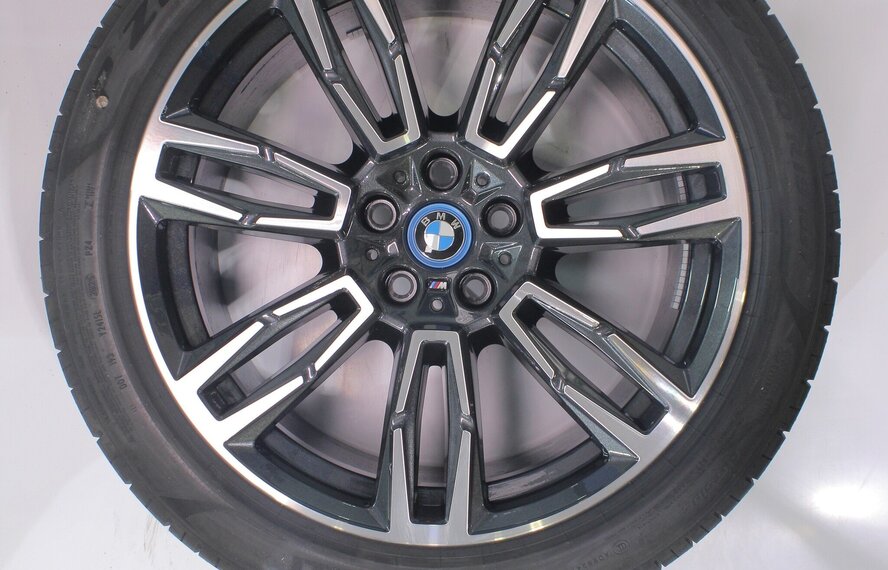 BMW BMW 5er i5 G60 G61 935M 19 Zoll Felgen Pirelli Sommerkompletträder Original
