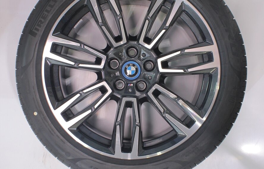 BMW BMW 5er i5 G60 G61 935M 19 Zoll Felgen Pirelli Sommerkompletträder Original
