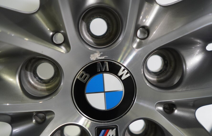 BMW BMW X1 F48 X2 F39 570M 18 Zoll Felgen Bridgestone Runflat Winterkompletträder Original